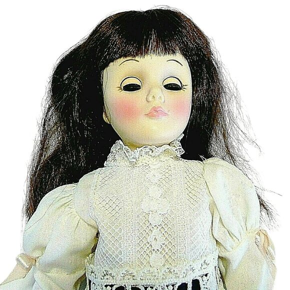 Effanbee 1975 Gi-Gi Papas Pet Doll 1838 Collector's Edition Lace Dress Wrist Tag - Picture 3 of 11